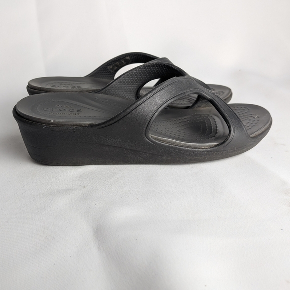 CROCS Women Wedge Sandals Size 6 Dark Gray Black Color - Picture 6 of 9